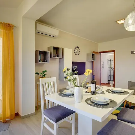 Apartments Lidija Liznjan Exterior photo